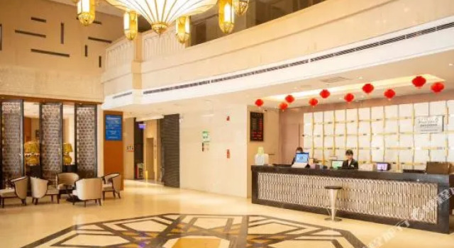 Niuwang Minzu Hotel (Chucheng Tianjie Life Square Railway Station), Prenota Hotel Hotel a Xinyang con parcheggio, Parcheggio