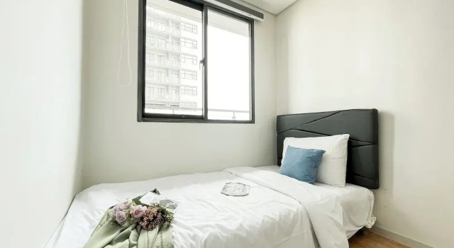 Апартаменты Standard Serene Stay 2Br At Daan Mogot City Apartment
