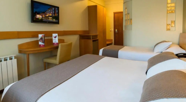Трёхместный номер Luxury Hotel Laghetto Siena Gramado