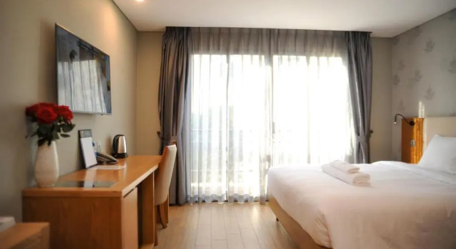 Одноместный номер Standard с балконом Imperial Saigon Hotel
