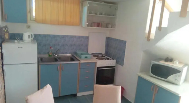 House With Grill And Parking