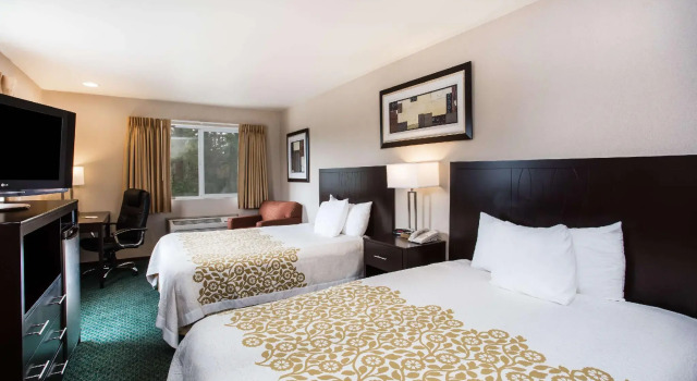 Четырёхместный номер Standard Days Inn by Wyndham Seattle Aurora
