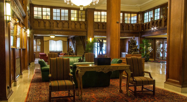 Missouri Athletic Club, Забронировать Отель Downtown St. Louis Сент-Луис, рядом с Федеральный резервный банк Сент-Луиса