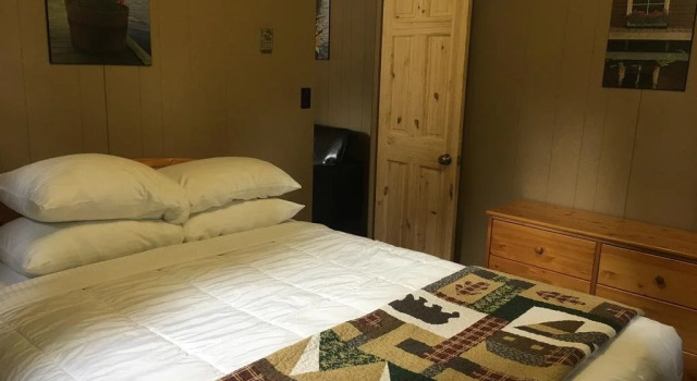 Cloverleaf Cottages, Varaa Hotelli  