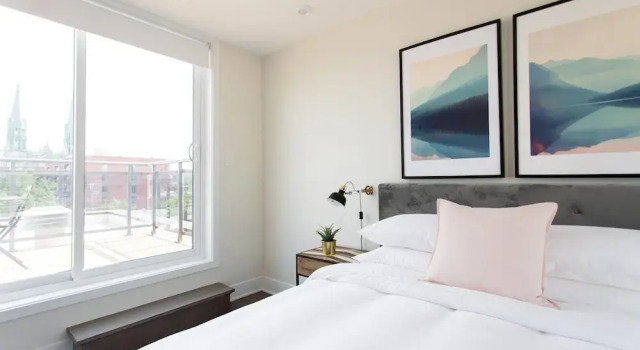 Stunning Split Level 3 BR Little Italy Apartment, Rezervovat Apartmán Montreal Quebec, poblíž Ubisoft