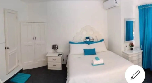 Larimar Beach Apartment