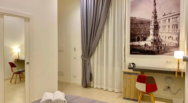 Двухместный номер Standard с балконом Napoli Squares Suites