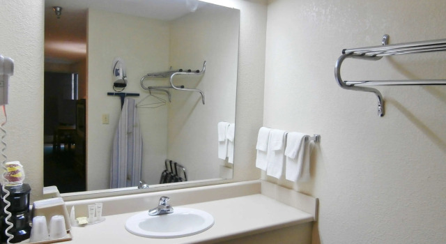 Шестиместный люкс Country Hearth Inn & Suites Dawson