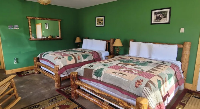 Номер Standard с красивым видом из окна Yellowstone Basin Inn