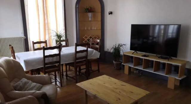 Апартаменты с 3 комнатами Gray centre ville avec vue sur Saône