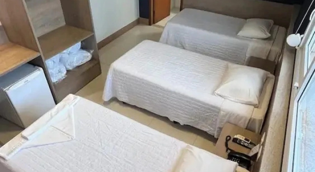 Четырёхместный номер Deluxe SHELTON PALACE HOTEL