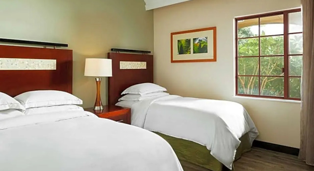 Люкс с 3 комнатами Marbrisa Carlsbad Resort
