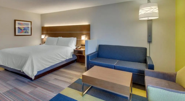 Одноместный люкс Holiday Inn Express & Suites Atlanta Perimeter Mall Hotel by IHG