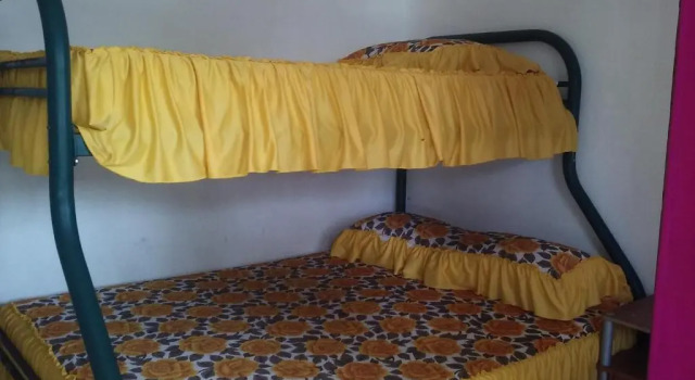 Ekonomiczny trzyosobowy pokój Cabinas Smith 2