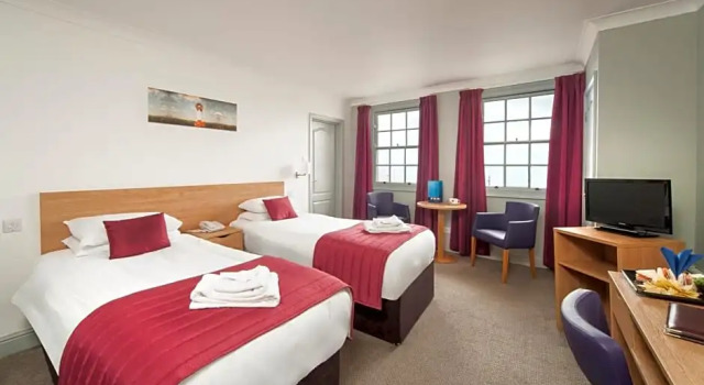 Номер Standard The Carlton Hotel
