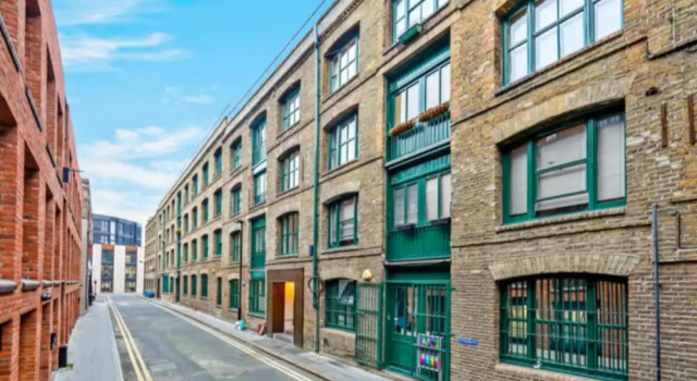 Mod-minimalist Flat w Balcony Sleeps 4 Shoreditch, Varaa Hotelli 3 tähden hotellit kohteessa Merseyside, 3*