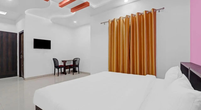 Capital O 85097 Hotel KPR Inn