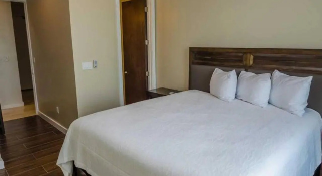 5 BEDROOM BEACHFRONT CONDO - 4th Floor