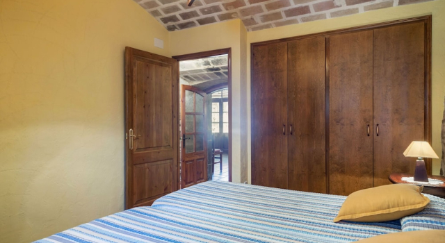 Appealing Apartment in Girona With Swimming Pool, Réserver Appartement Parlavà 