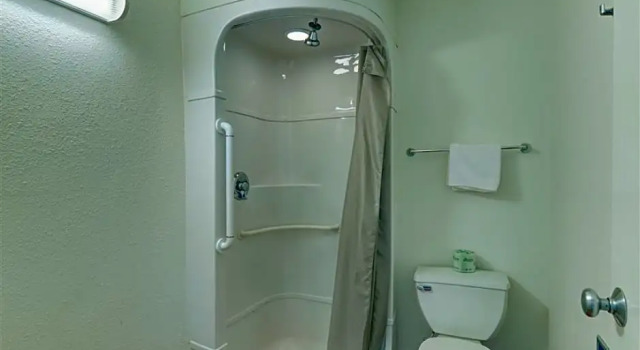 Четырёхместный люкс Motel 6 Casper