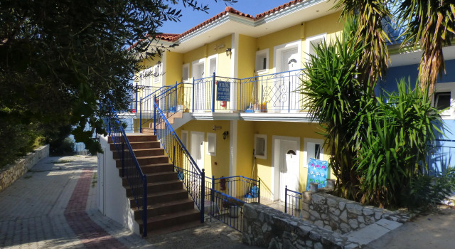 Milos Studios, Reserva ahora Apartamento Hoteles en Lourdata con piscina, Piscina