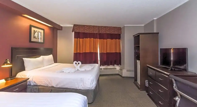 Четырёхместный номер Standard Coliseum Inn
