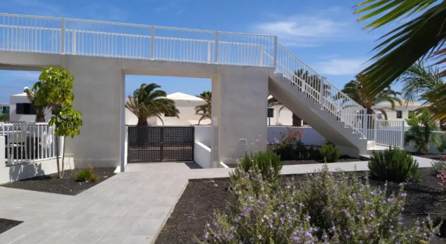 Апартаменты Apartment El Sueño - GREAT SEA VIEWS - SWIMMING POOL - free Wifi- smart TV-Residence SENATOR el majo