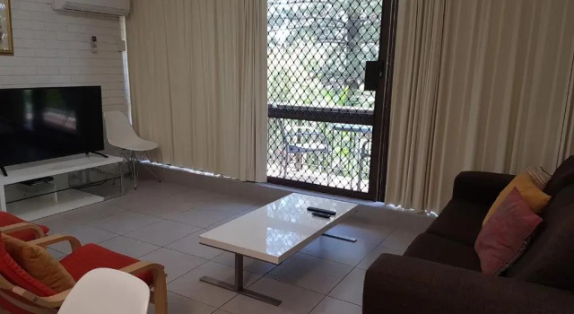 Апартаменты с 2 комнатами Trickett Gardens Holiday Inn
