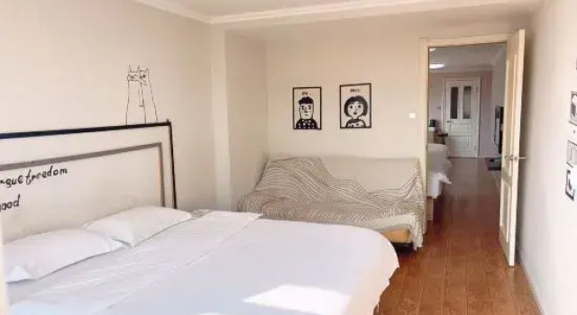 Люкс с балконом Yuehai Huan Ting Homestay
