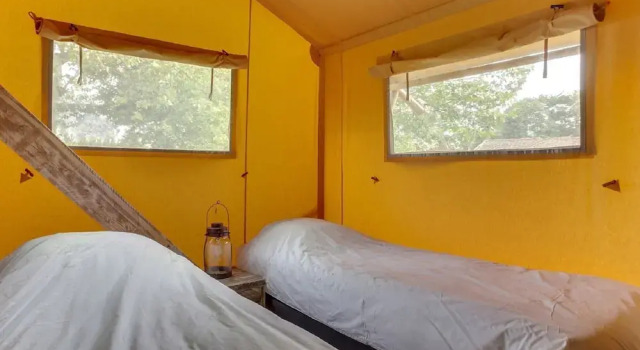 Tent Lodge With Sanitary Facilities at the Bedafse Bergen - Campsite, Buchen Sie Campingplatz Uden Nordbrabant