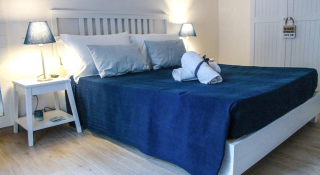 Двухместный номер Comfort Villa Almyra - 4 Double Bedrooms with Exclusive Garden & Parking Steps from the Beach
