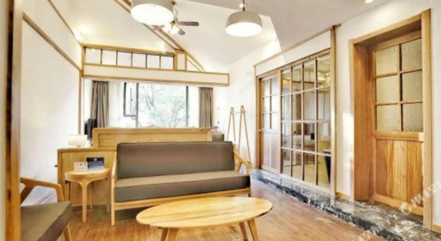 Xixia Xiaozhu Boutique Hote(Xihu Duanqiao shop)）, Забронировать Бутик-отель Отели Ханчжоу с парковкой, рядом с Bai Causeway, Парковка