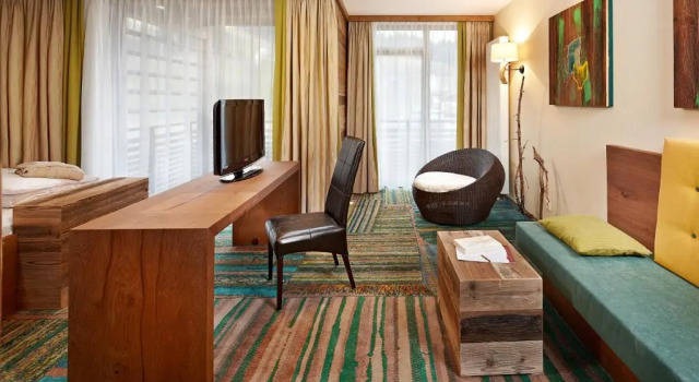 Двухместный номер Deluxe с балконом Hotel Salzburger Hof Leogang