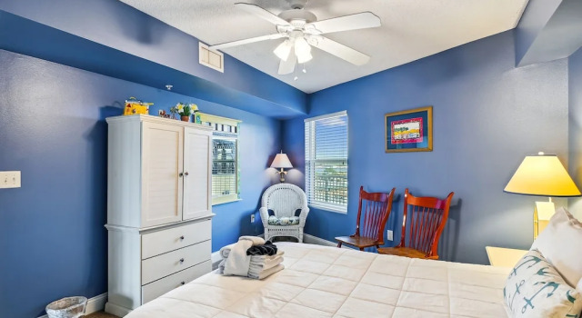 Номер Standard Seacrest 703 is a 2 BR Gulf Front on Okaloosa Island by RedAwning