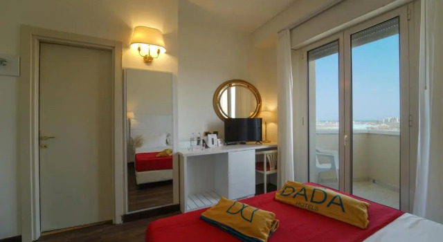 Четырёхместный номер Standard Hotel Imperial Beach - Dada Hotels
