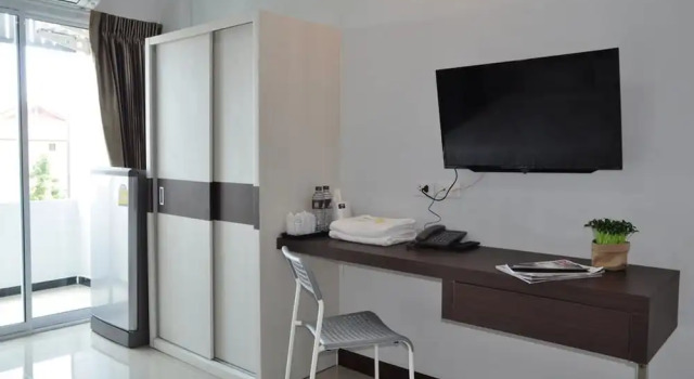 Двухместный номер Standard с балконом C Room "Chomchan" at Airport
