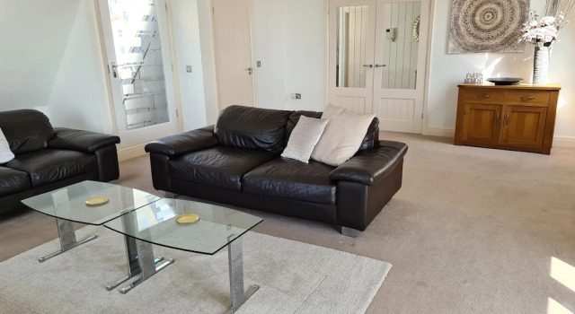 Harbour High - Luxury Beach Penthouse - Sleeps 6, Book Hotel Ramsgate Kent
