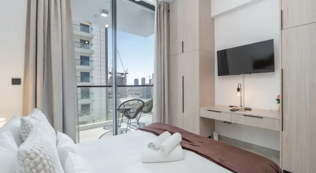 Outstanding Studio in Empire Residence JVC