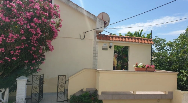 Apartments Tugomila, Prenota Appartamento Hotel a Isole Quarnerine con parcheggio, Parcheggio