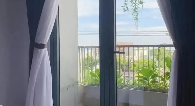 Четырёхместный семейный номер Standard с балконом и с видом на город The Shine Hotel & Apartment