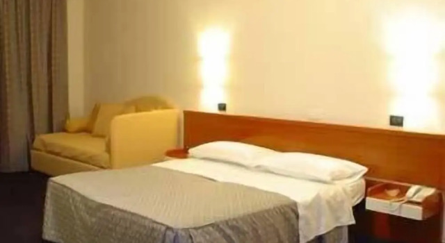 Трёхместный номер Standard с балконом Hotel Elefante Bianco