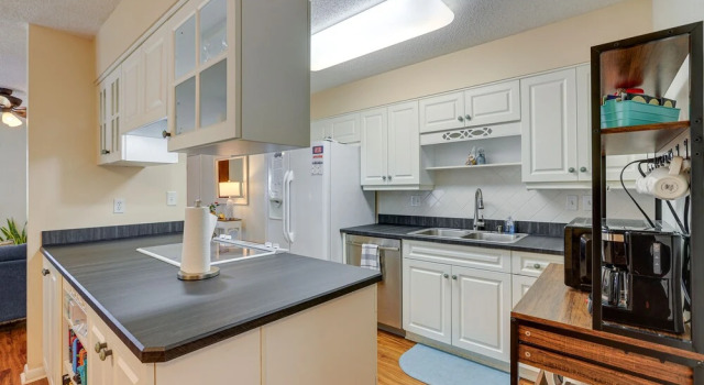Коттедж Gainesville Vacation Rental w/ Private Lanai!