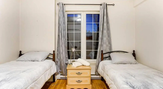 Beautiful 2 Bedroom Chalet, Rezervasyon Şale Val-Morin Quebec
