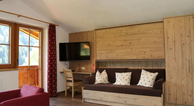 Comfortable Holiday Home
