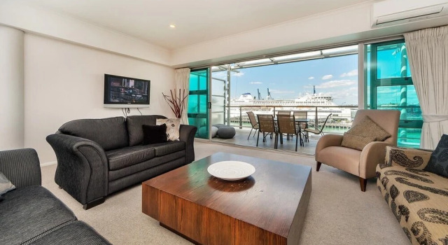 QV Absolute Waterfront with Carpark (481)