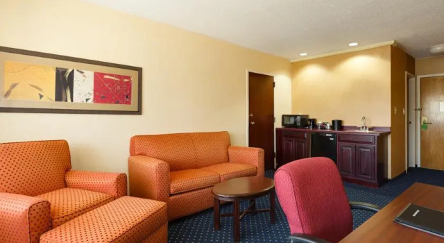 Courtyard Fort Wayne, Prenota Hotel Fort Wayne Indiana