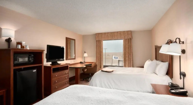 Четырёхместная студия Hampton Inn Sheridan