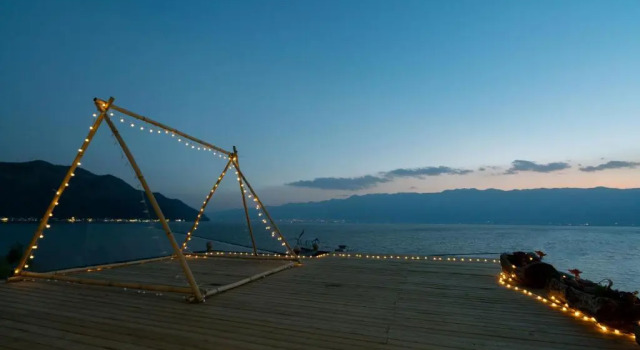 Двухместный номер Deluxe с балконом и с видом на море Dali Erhai Baishe Seaview Inn