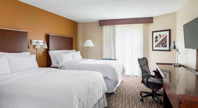 Четырёхместный номер Standard Four Points by Sheraton Buffalo Grove
