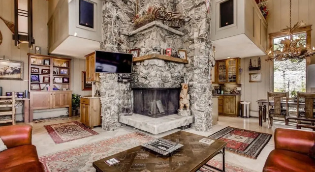 Epic Lake And Mountain Views From This Private Home! 6 Bedroom Home by RedAwning